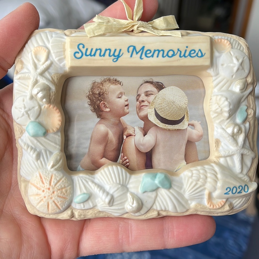 NIB Hallmark 2020 keepsake ornament
